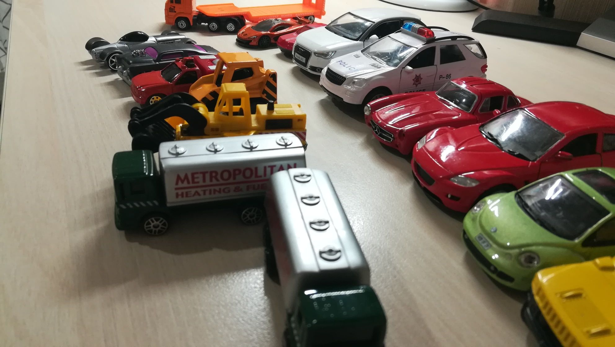 Іграшкові автомобілі