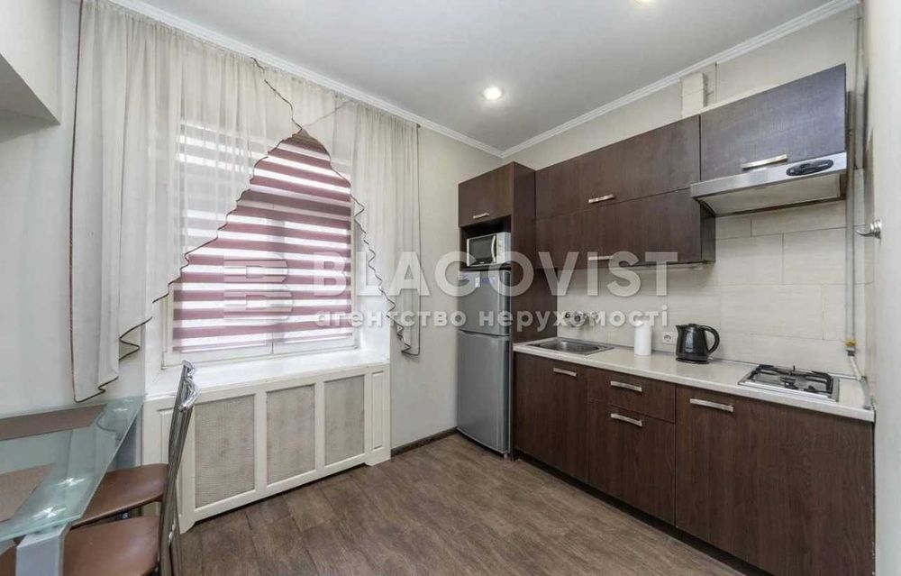 Продаж 2 к квартири Коновальця 7/9  Палац Україна ремонт!!!