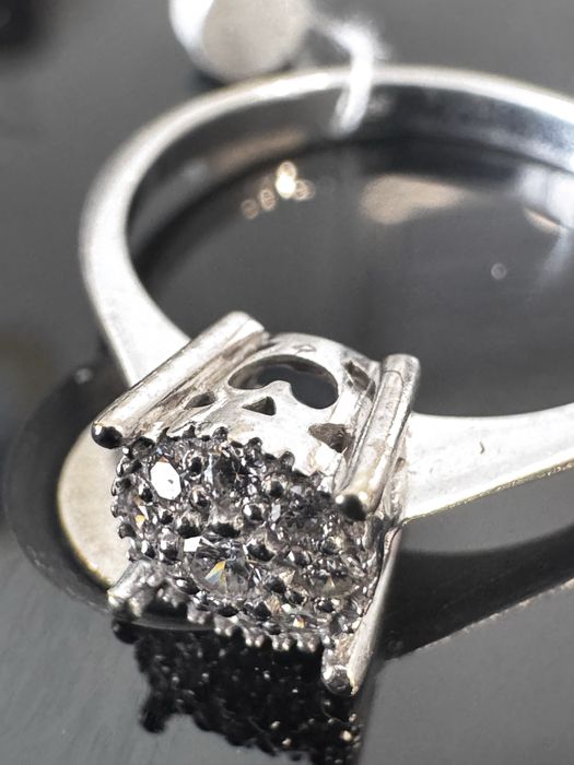 Сияющее золотое кольцо  с бриллиантами  р.16 0,54ct