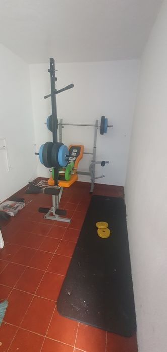 Set ginásio banco com barra pesos e halteres