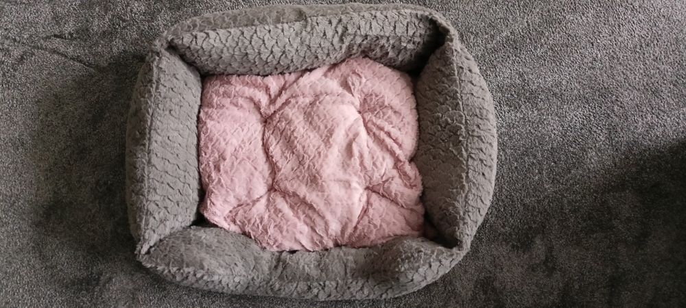 Sprzedam legowisko dla pieska lub kotka