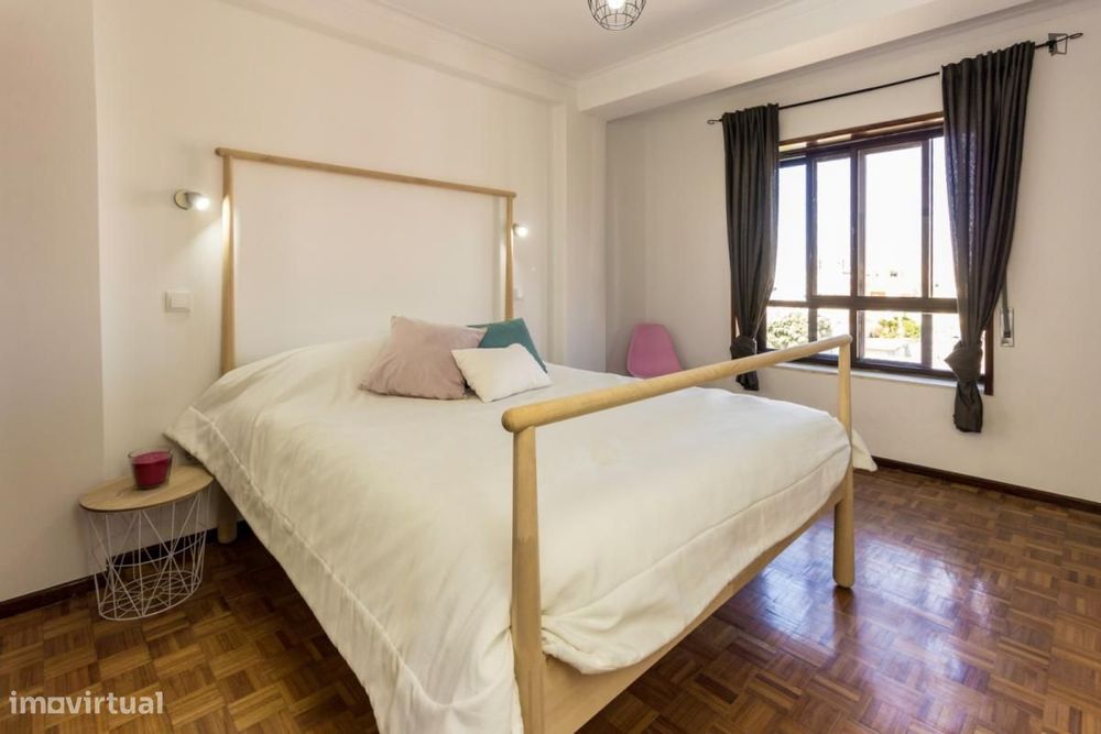 Quarto - localizado em Póvoa de Varzim Porto