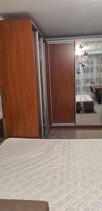 Здається 2 кім квартира біля Критого ринку