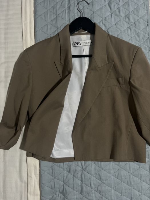Укорочений жакет Zara