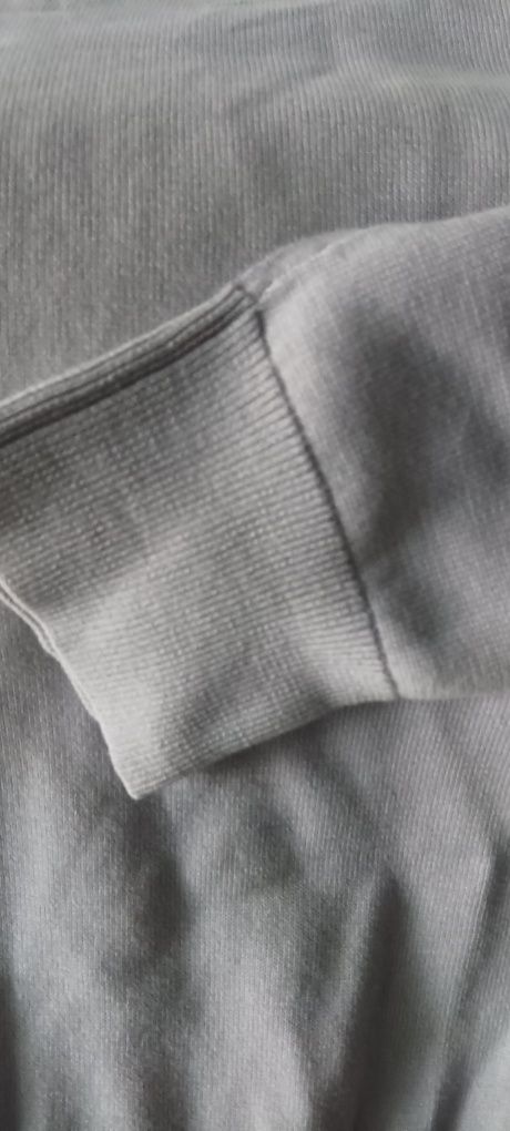 Orginalny nowy sweter