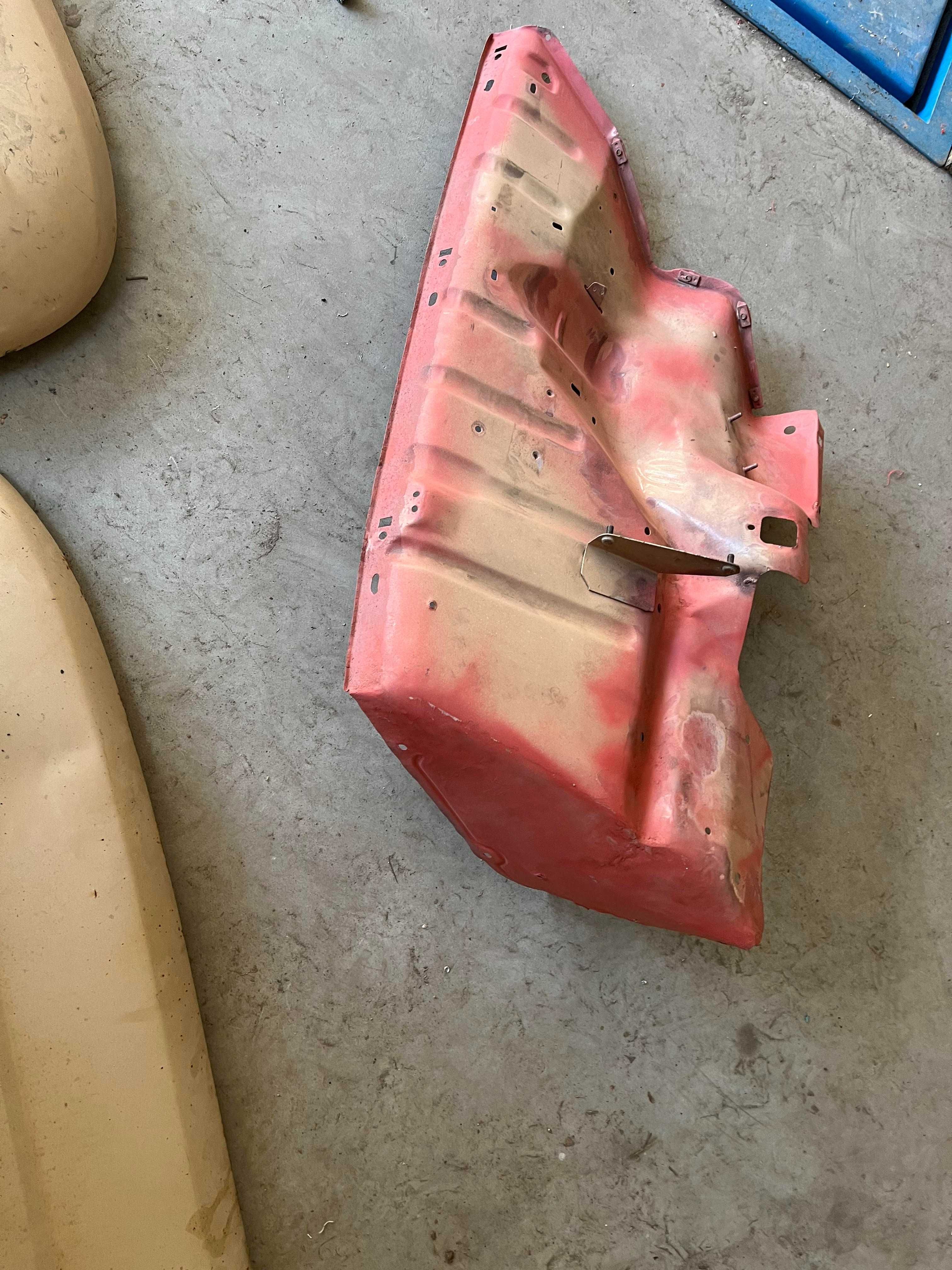 Vendo varias peças para a Renault 4L GTL