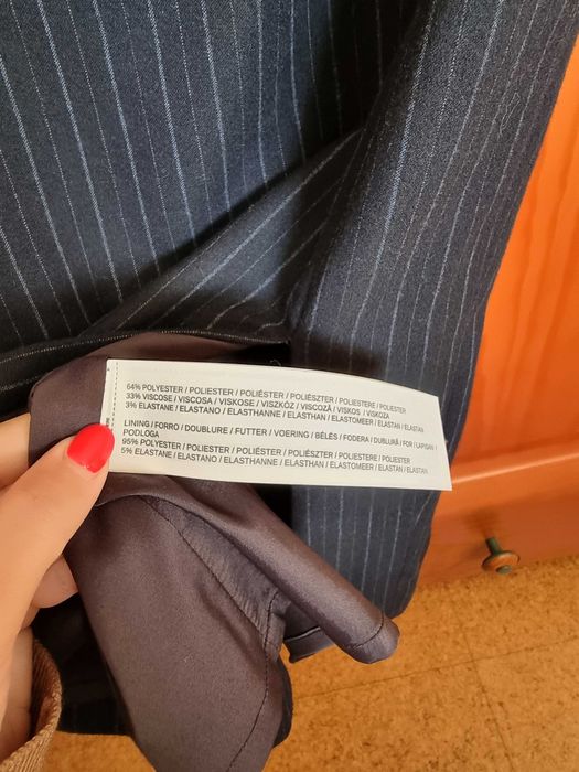 Saia executiva azul escura com riscas cinzentas Mango, tamanho 34