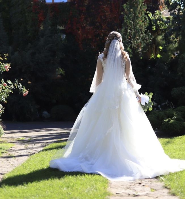 Весільна сукня розмір М