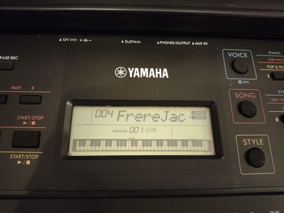 Sprzedam keyboard Yamaha PSR E273