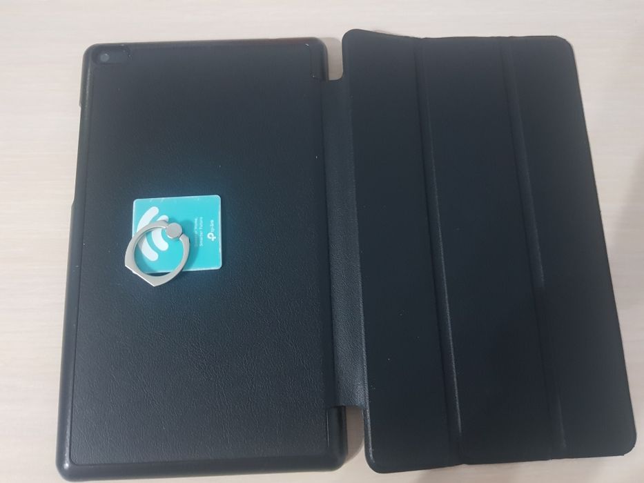 Планшет Lenovo TAB 8