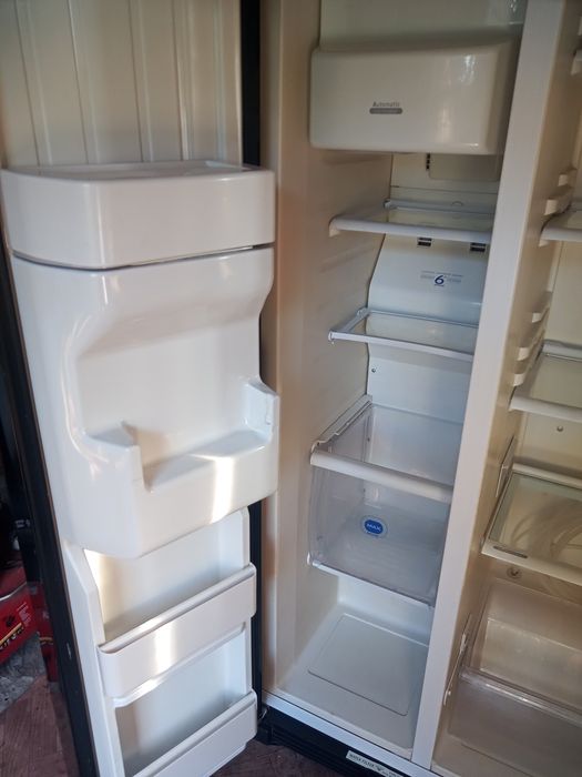 Sprzedam lodòwko-zamrazarke  Whirlpool