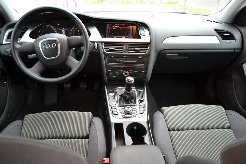 Audi A4 B8 2.0TDI 136KM**Xenon**Navi**LED**PDC P+T**Tempomat