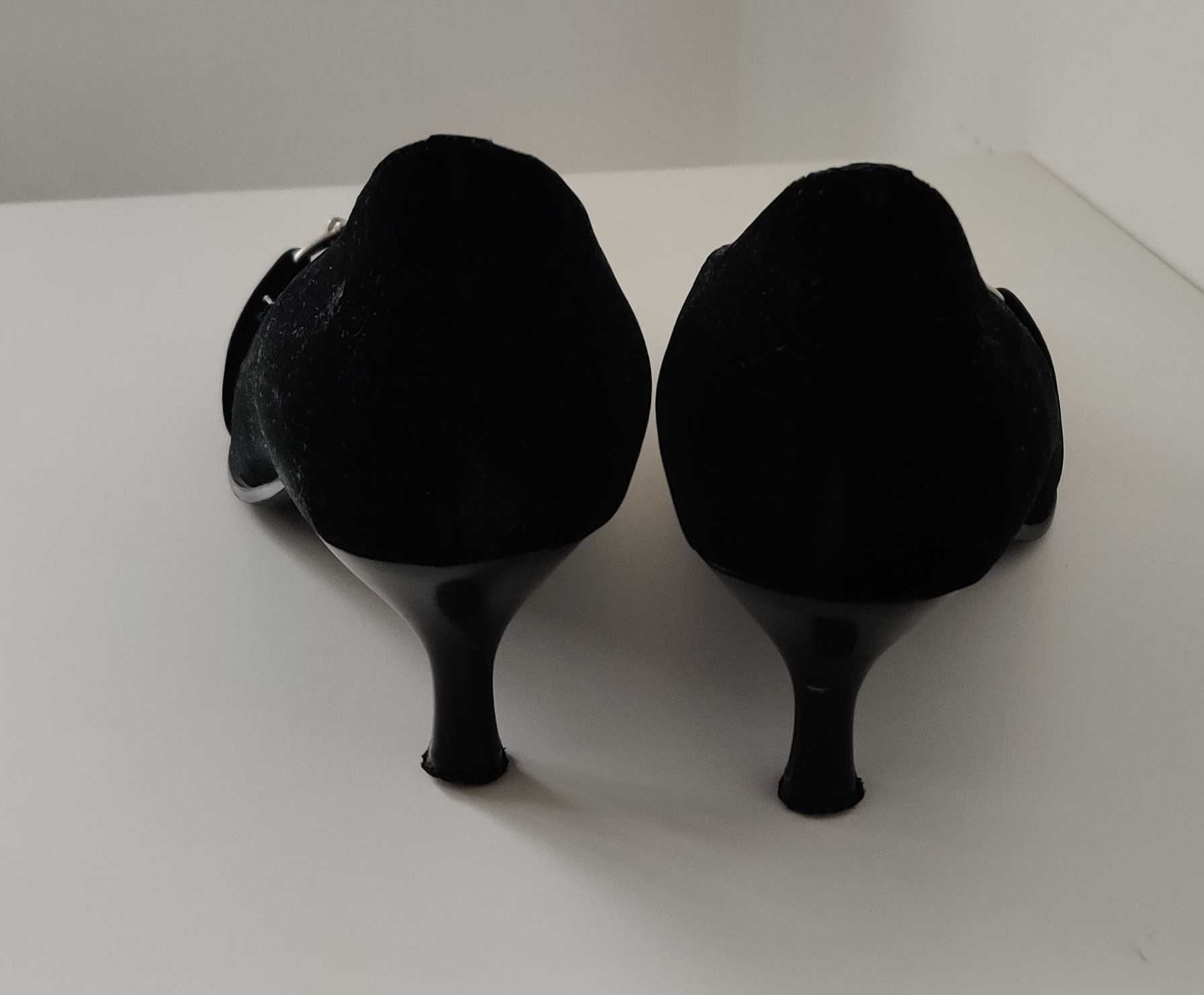 Туфли замшевые чёрные с острым носом 38 размер на каблуке
