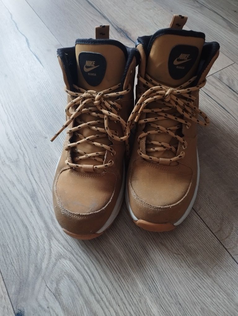 Buty jesienno- zimowe Nike Manoa