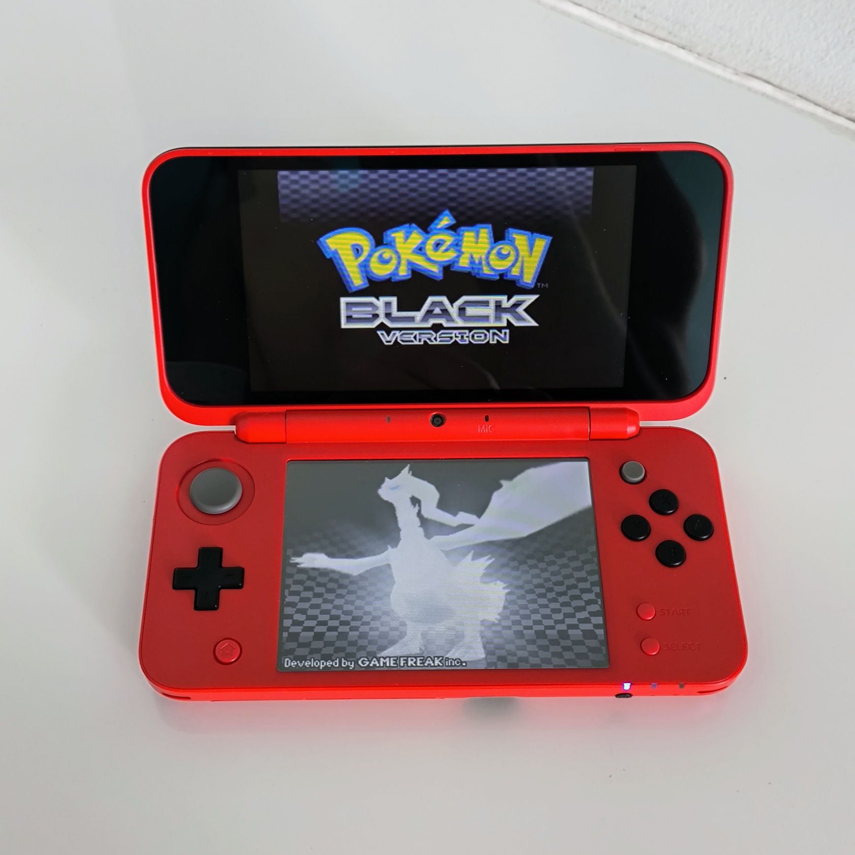New 2DS XL Pokébola Desbloqueada 128GB + Extras
