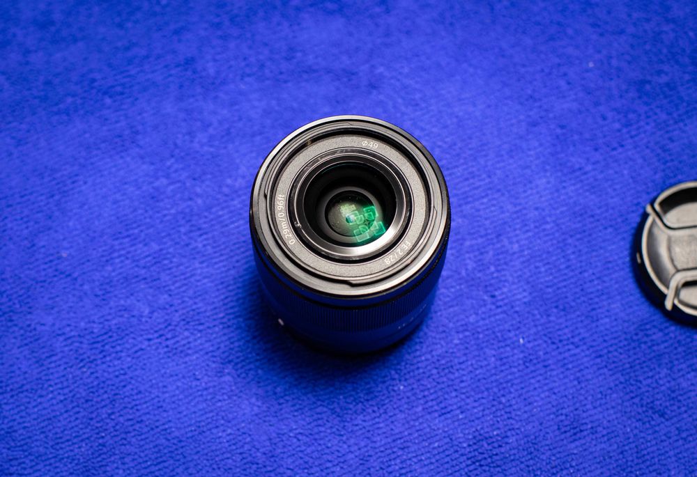 Объектив Sony E FE 28 F2.0 полный кадр и кроп. E-mount