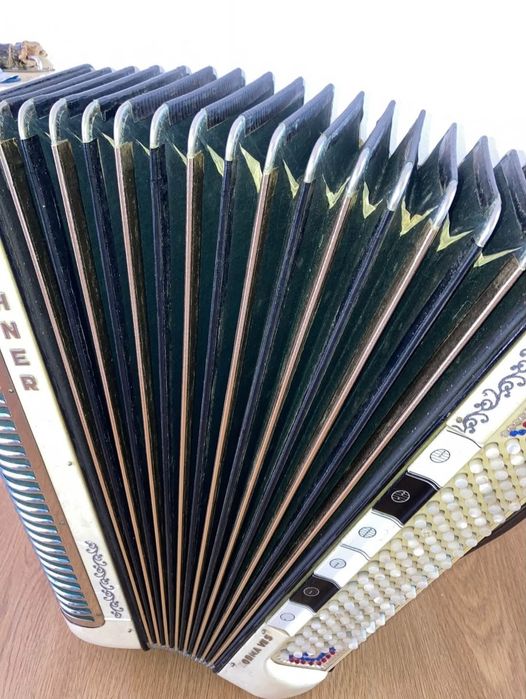 Akordeon guzikowy Norma VII S