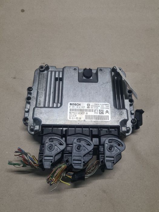 Блок управління двигуном Peugeot 407 ЕБУ Пежо 407 0281012625