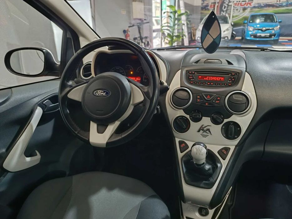 Ford Ka 1.2 City – 2015 | Gasolina | 109.000 km – 6.990 €