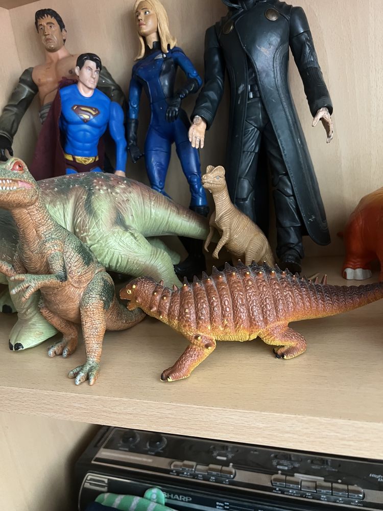 Динозавры игрушки