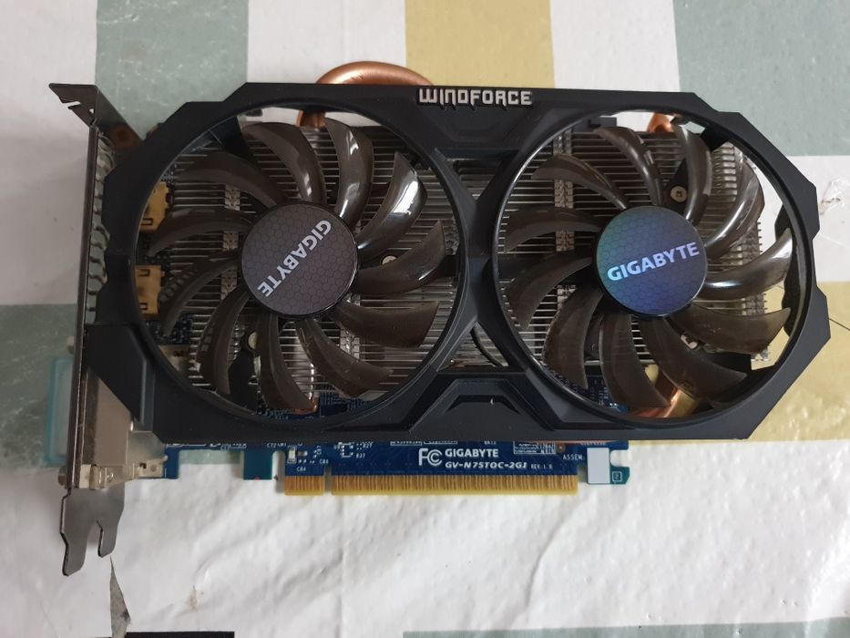 Placa gráfica 750 ti