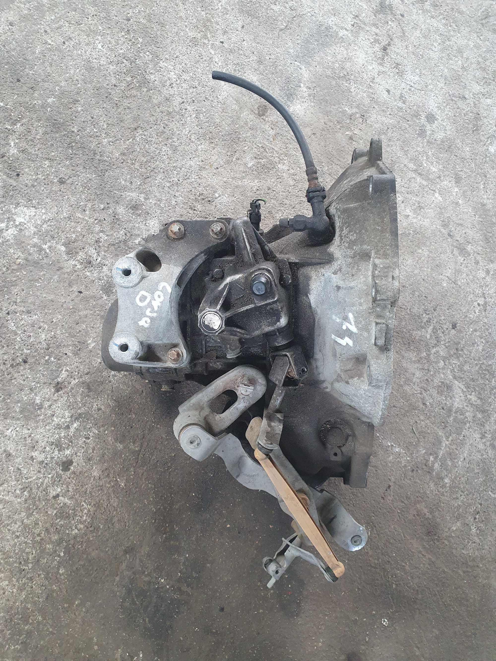 Skrzynia biegow Opel Corsa D 1.4 16v benzyna z14xep sprawna