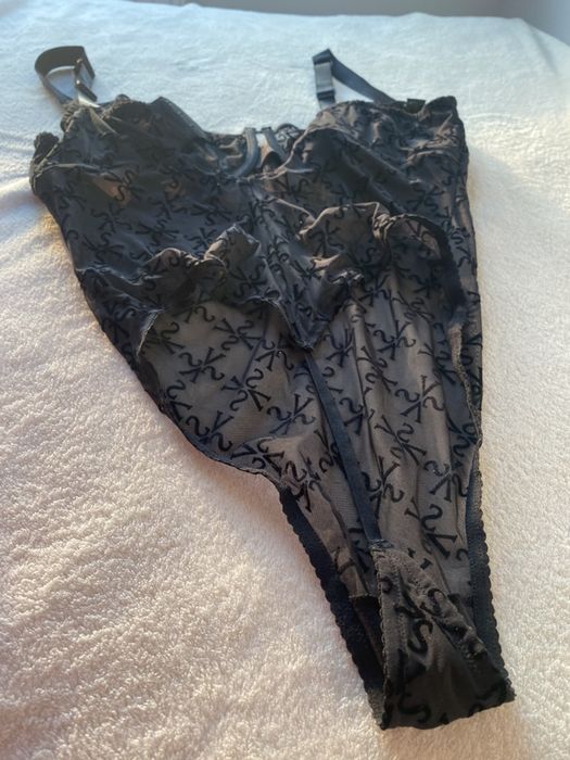 Body czarne koronkowe Victoria’s Secret VS logowane cyrkonie diamenty