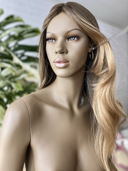 Mega premium manekin wystawowy bardzo realistyczny z peruką mat okazja