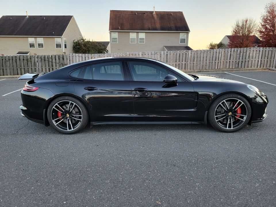 2017 Porsche Panamera TURBO