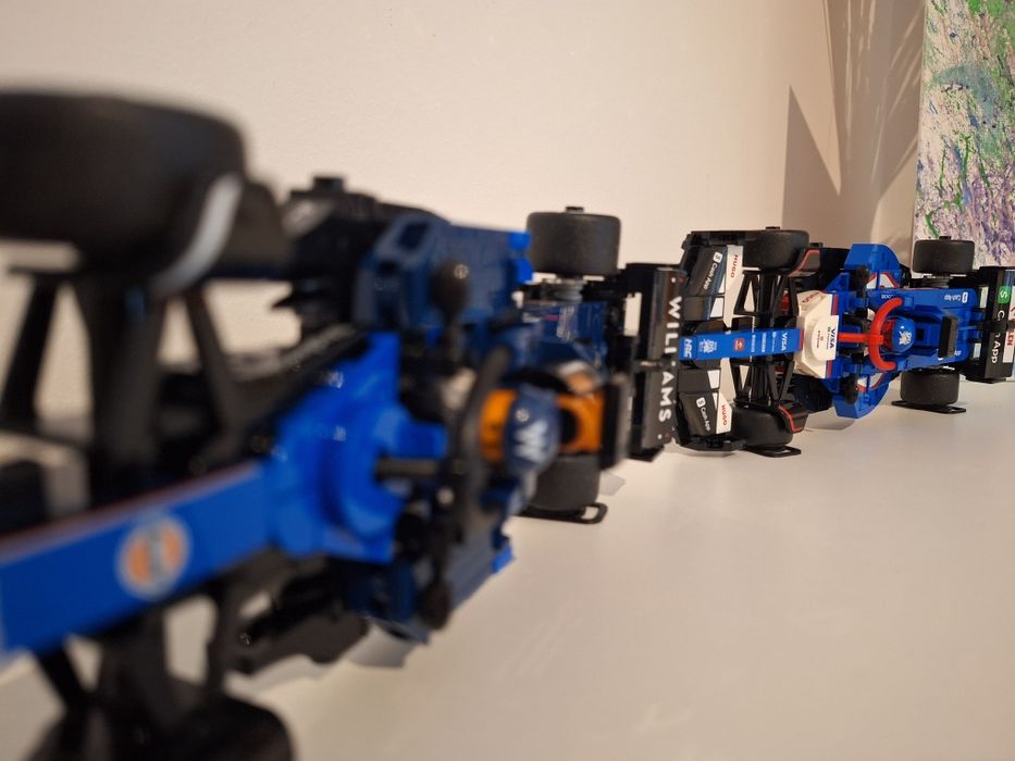 Stojak na LEGO Speed Champions Bolid F1 z roku 2025