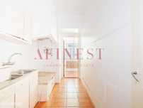 Apartamento T1+1 (Cave) Na Rua Oliveira Martins Ao Lado Da Pc Londr...