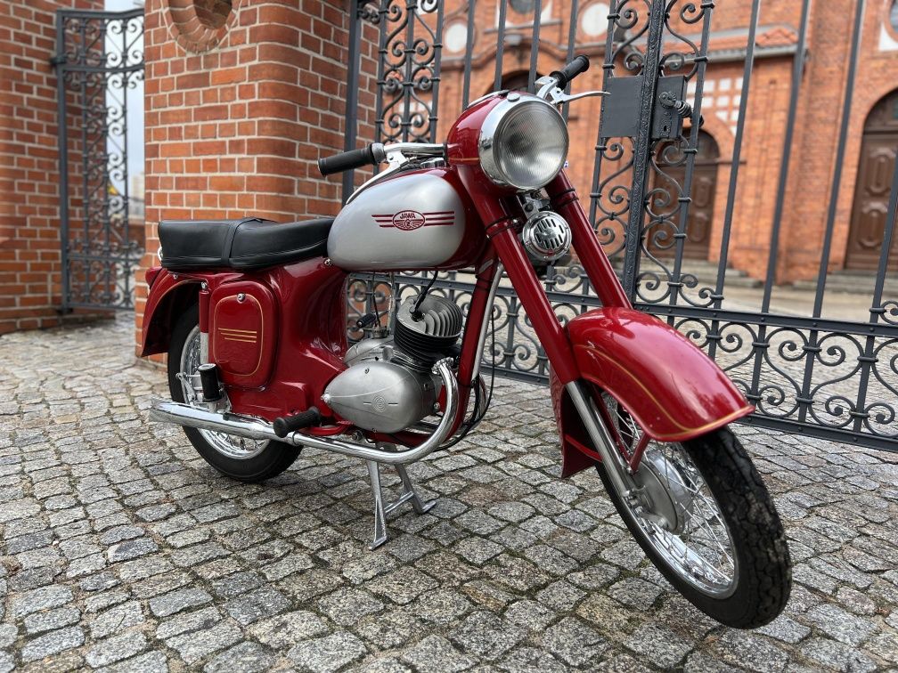 JAWA-CZ 150 TYP 352 Z 1955 roku.