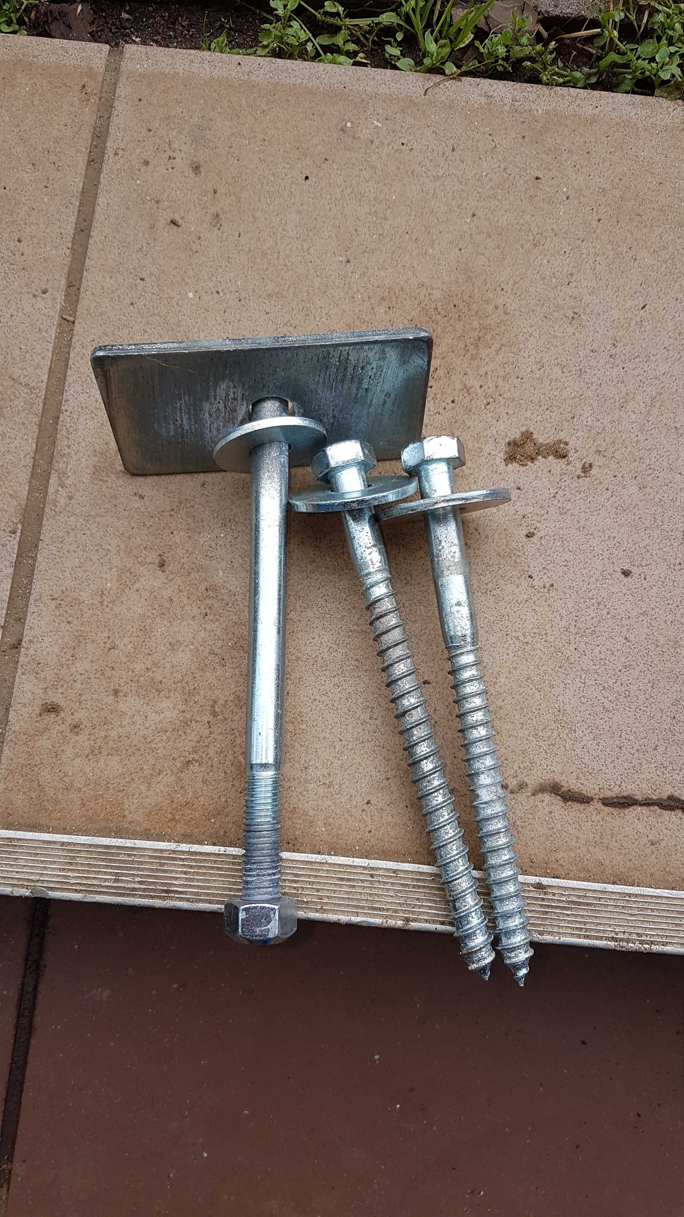 Śruba m 12/160 do skręcania