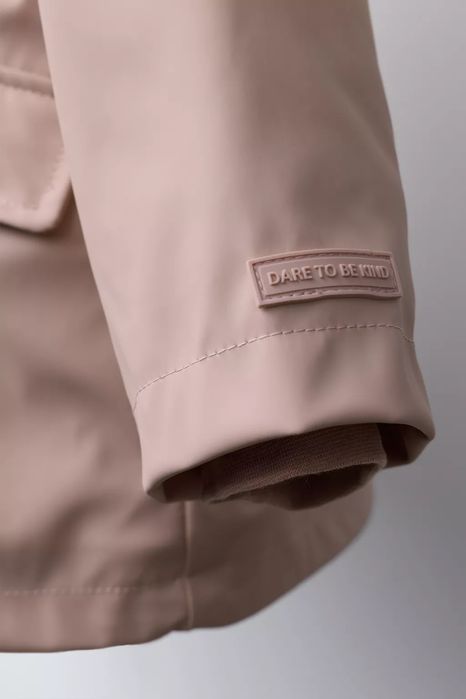 Прогумована водовідштовхувальна куртка з ефектом хутра Zara