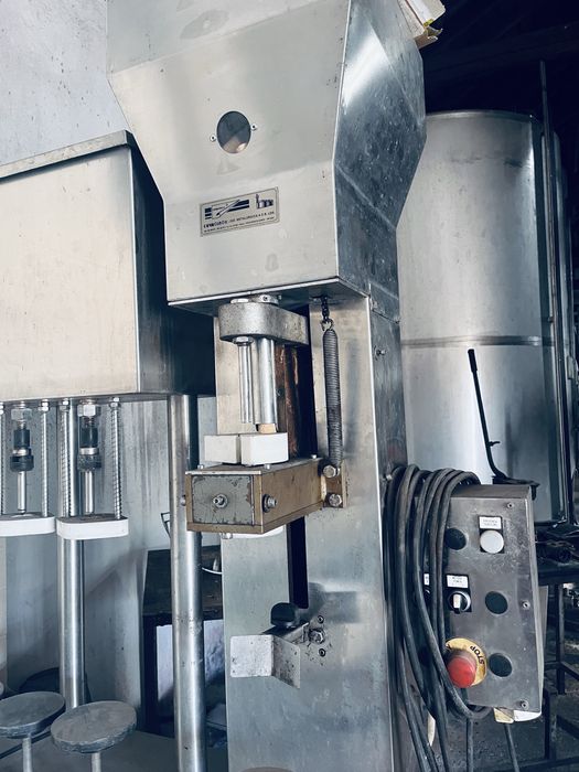 Enchedora semi automatica