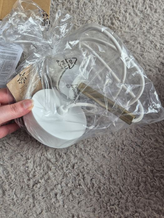 Lampa wisząca biało złota regulowana długość must have hit elegancka