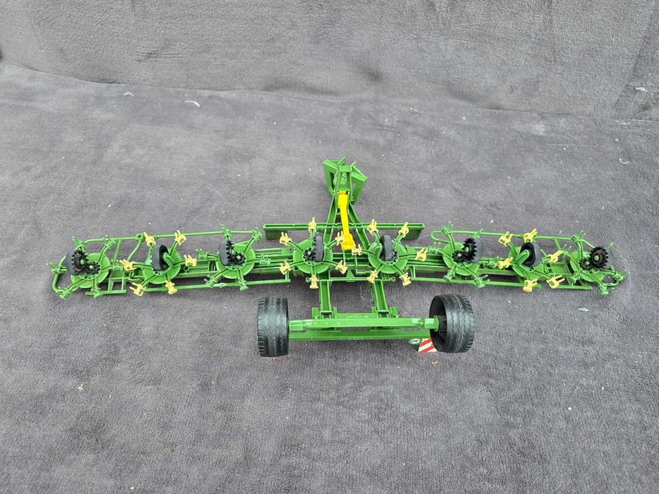 Bruder Przetrząsacz Krone KWT 8.82