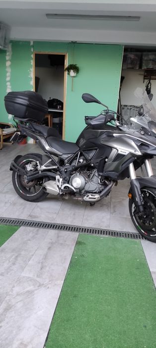 Benelli trk502 cinzento