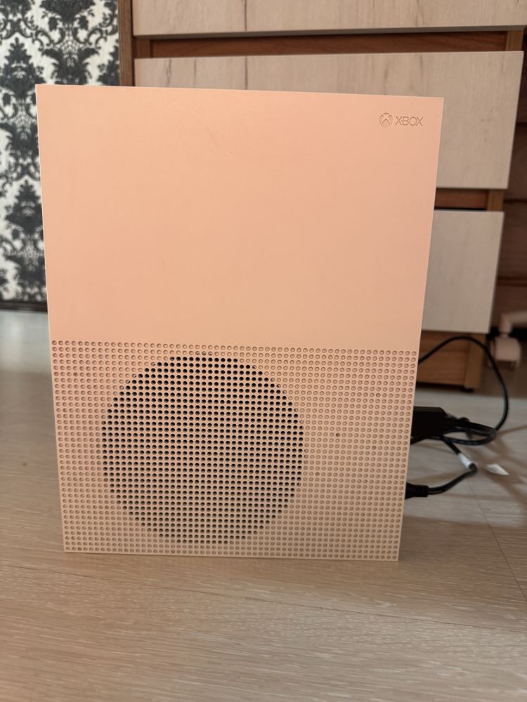XBox one S + 3 гри