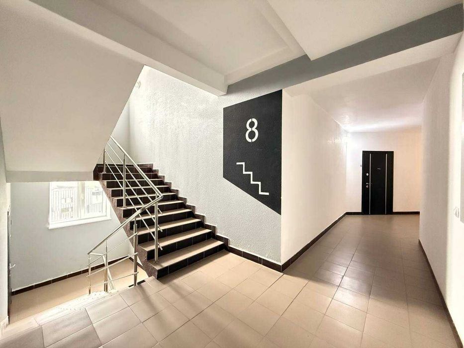 Видова 2.5 кім з ремонтом в обжитій новобудові!