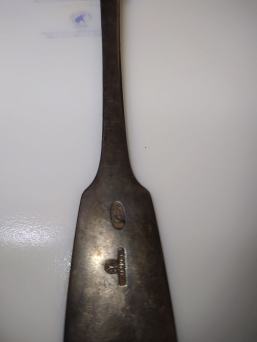 Продам серебряные вилки с клеймом Хлебникова,84пробы.