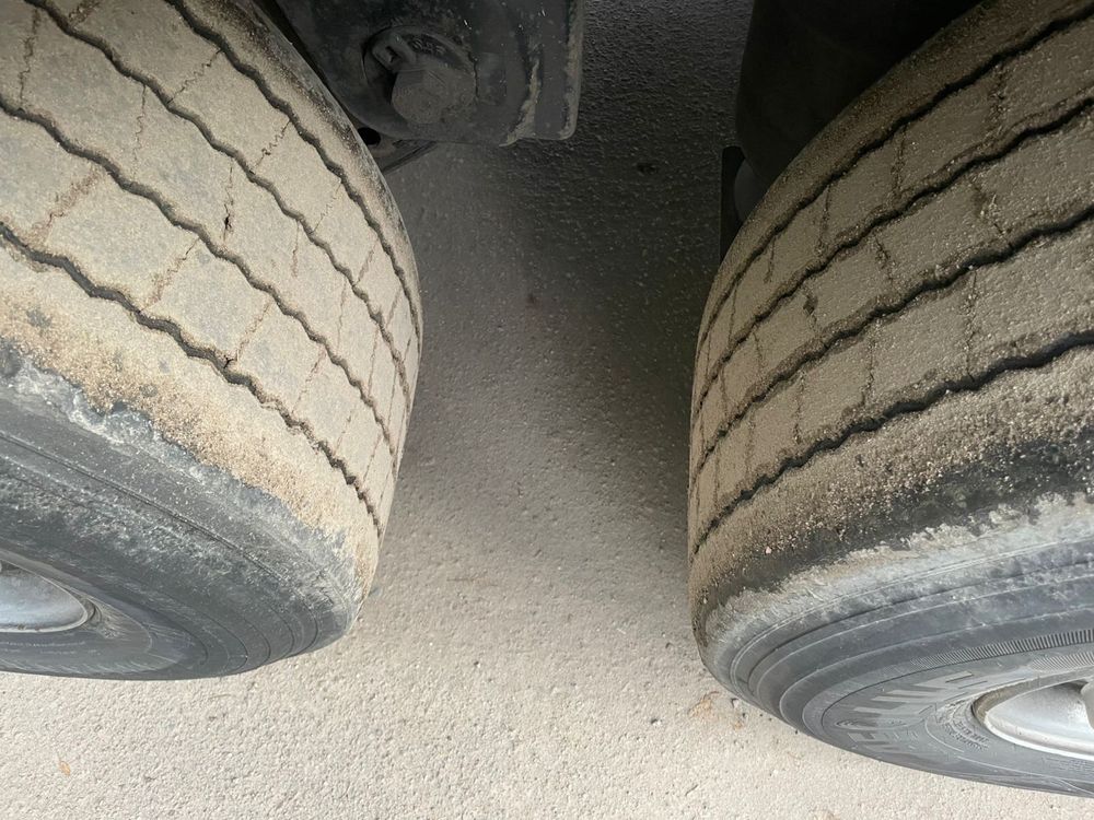 Продам тягач DAF 105