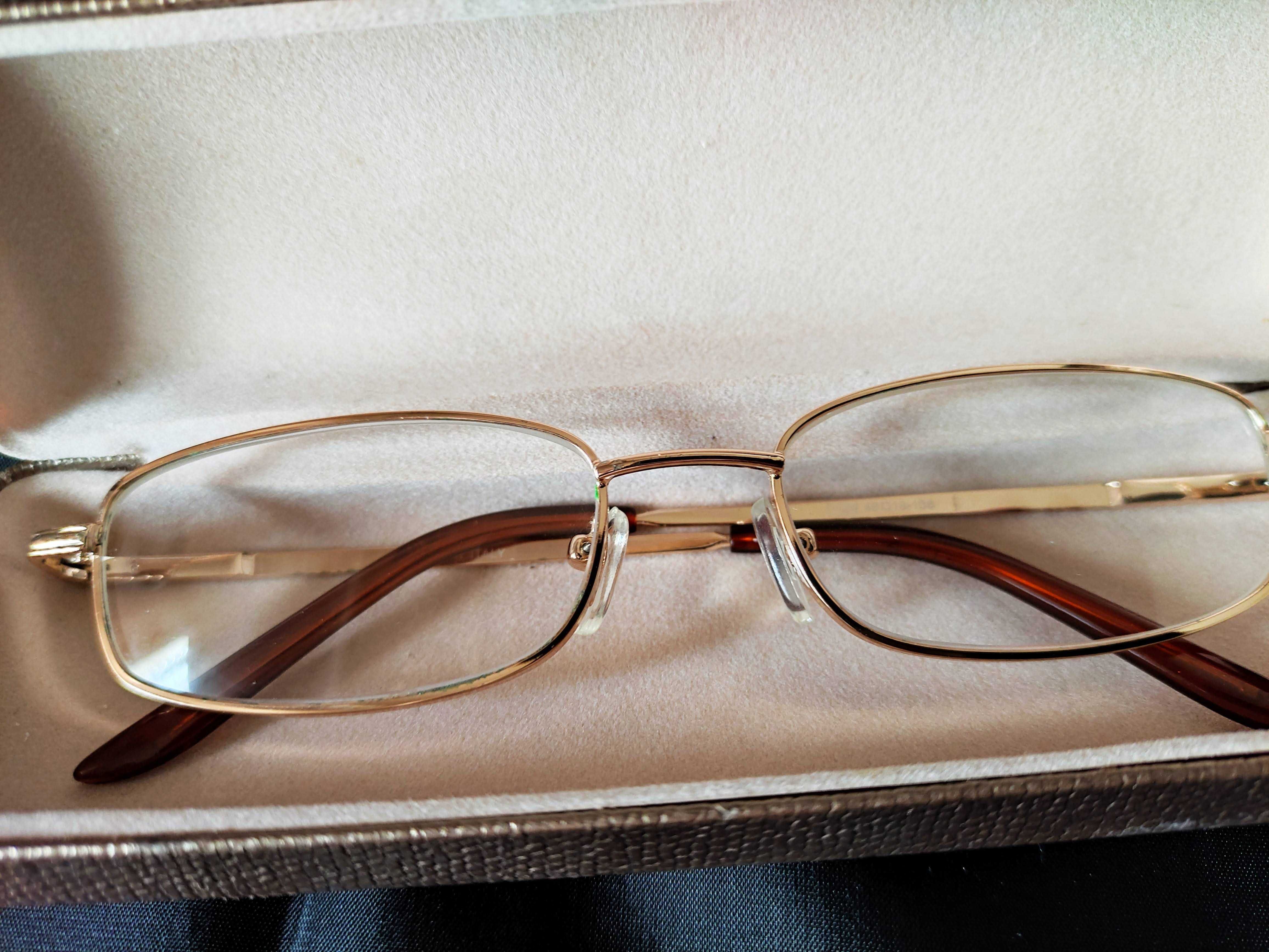 Окуляри | Оправа для окулярів (48 [ ] 18 - 138 ) разом з футляром