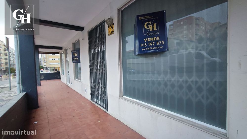 Vende-se loja no centro de Famalicão