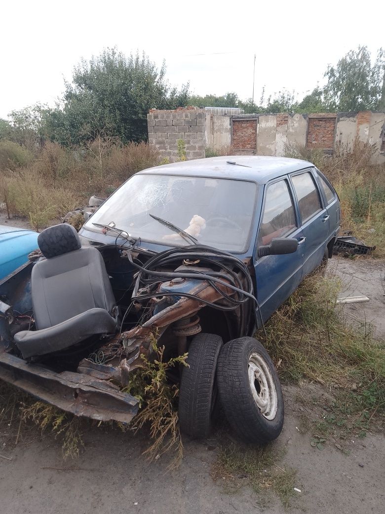 До вашої уваги автомобіль під відновлення.