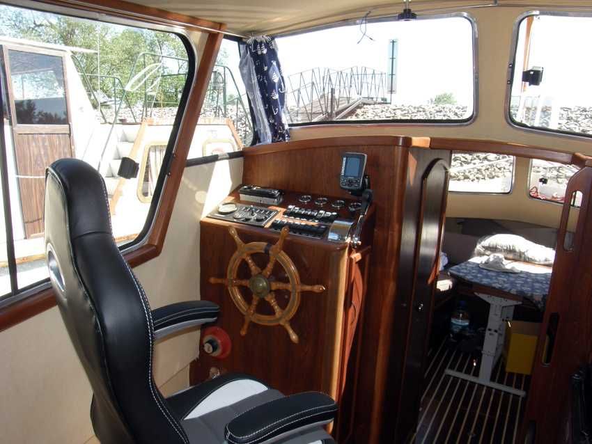 sprzedam: łódź motorowa kabinowa (houseboat)