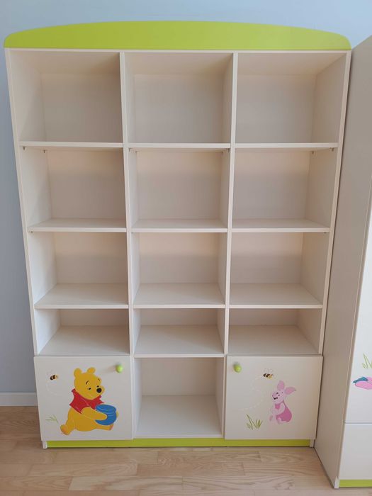 Regał do pokoju dziecięcego firmy "Meblik".