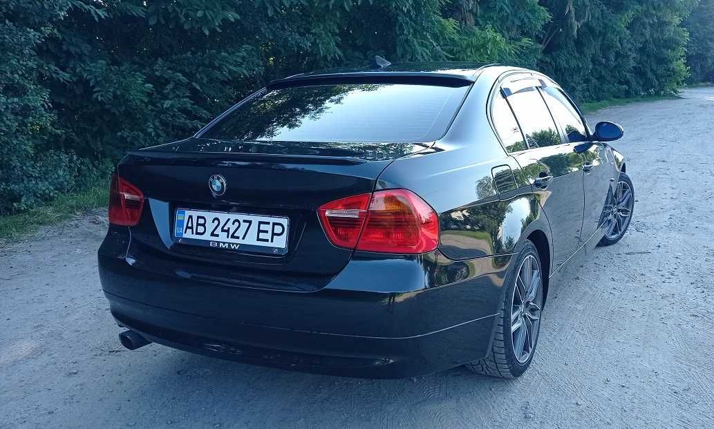 BMW 3 Series 2007
E90