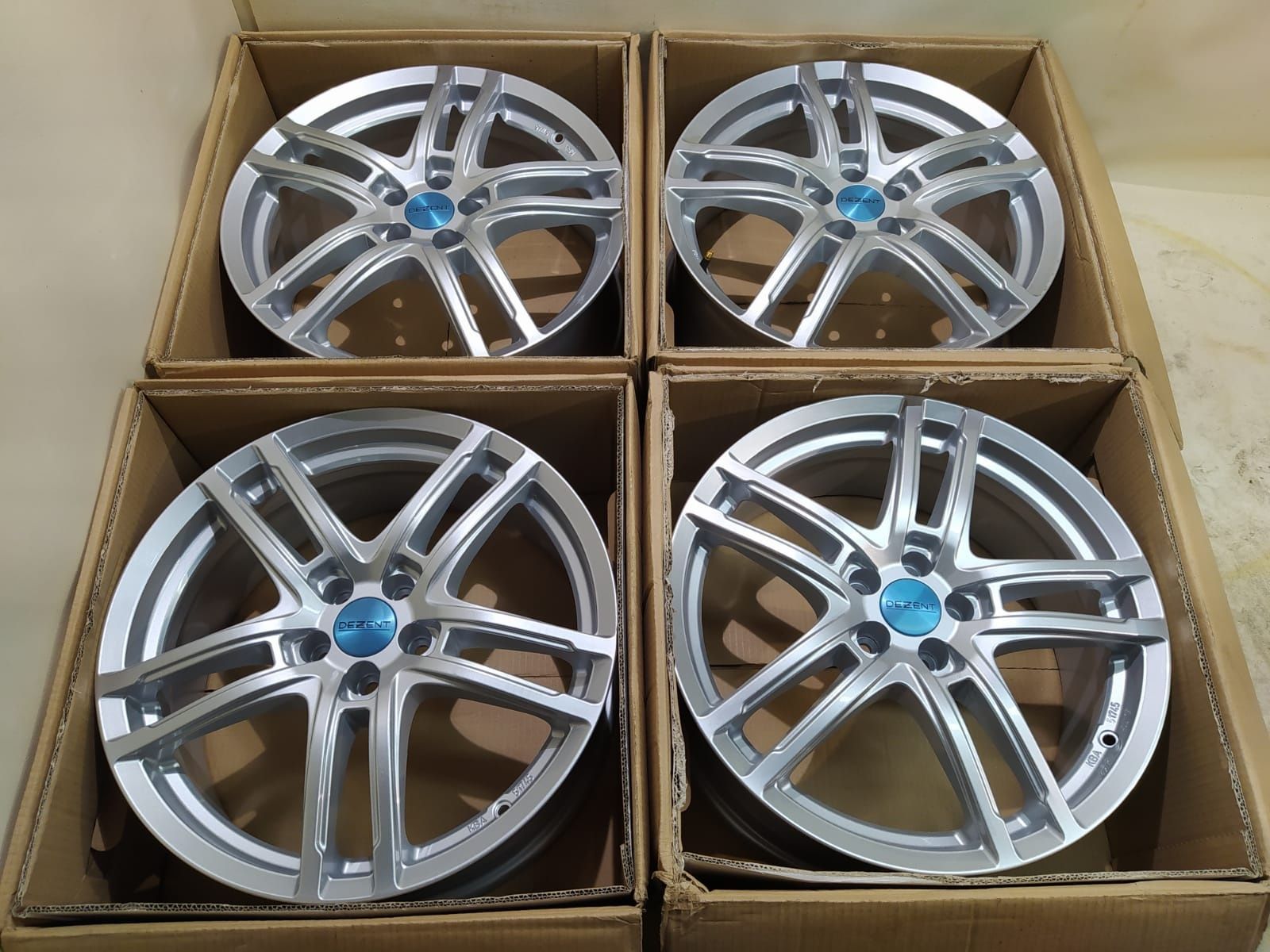 Felgi alumniowe 5x100 et 49 57.1 18" dezent tz subaru forester legacy