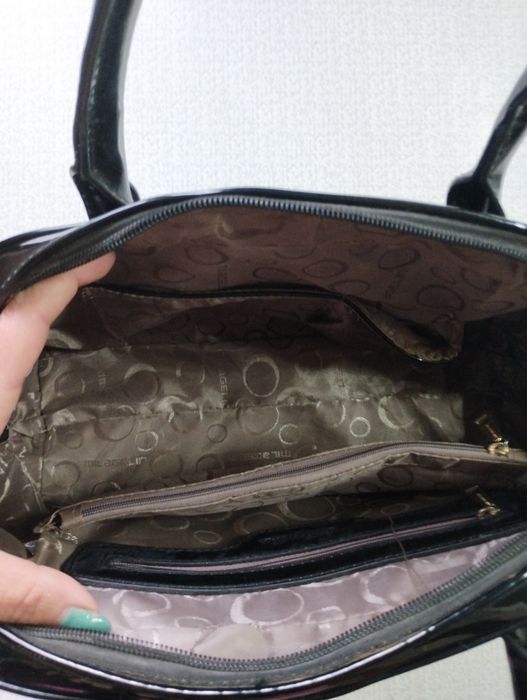 Продам лакову жіночу сумку